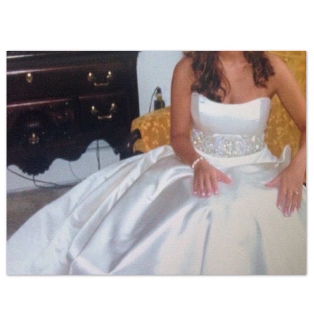 ๐2x Host Pick!๐ Lazaro silk wedding gown LZ3761 w/beaded sash belt - Picture 5 of 16
